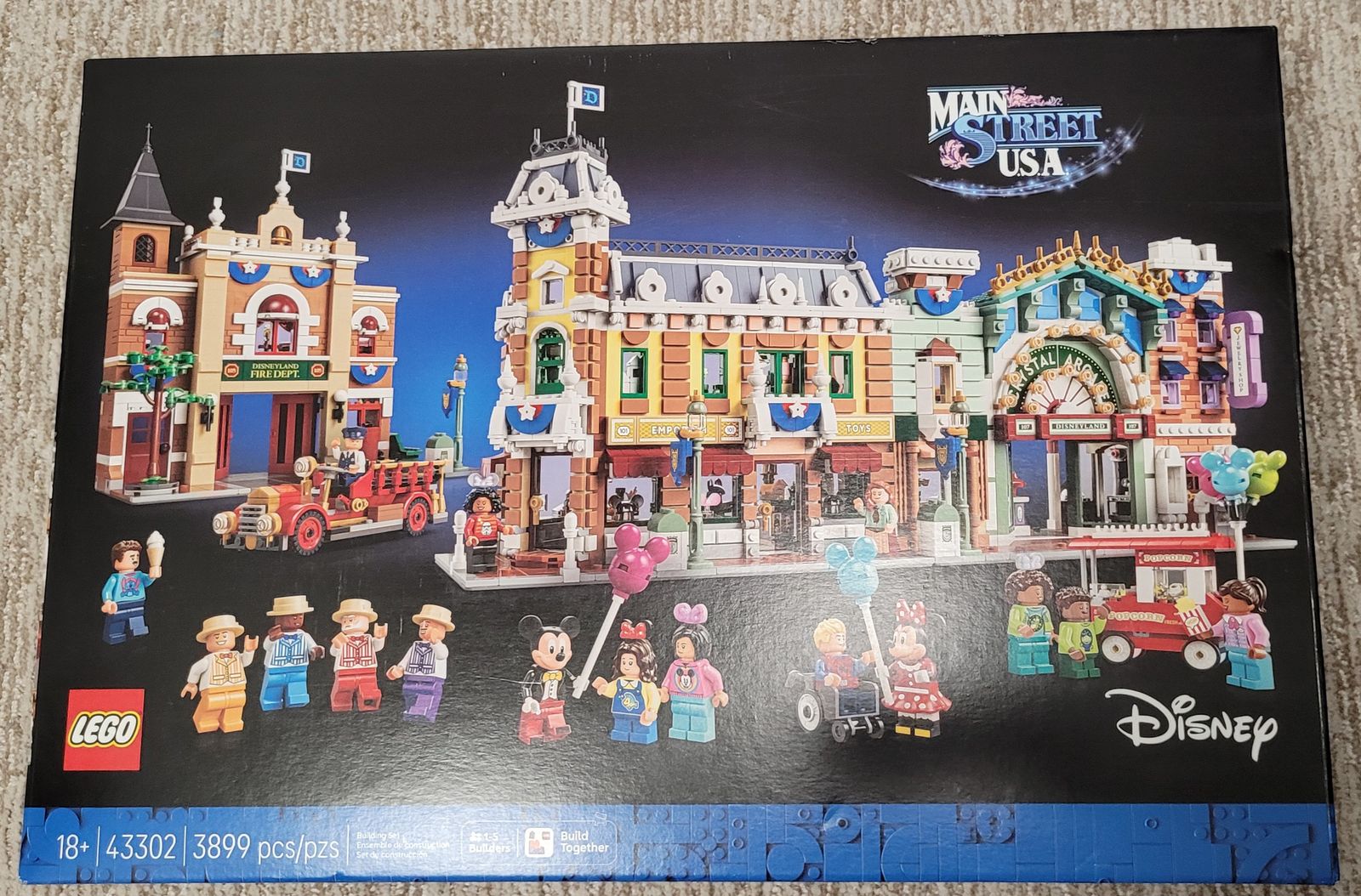 New sealed lego Main street USA (Disney main street)