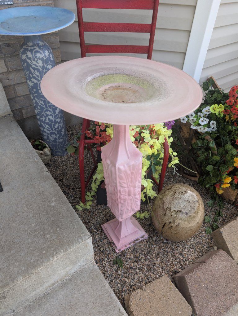 NEW HAND MADE BIRD BATH $20 LOCATED IN ROY VENMO OR CASH FCFS