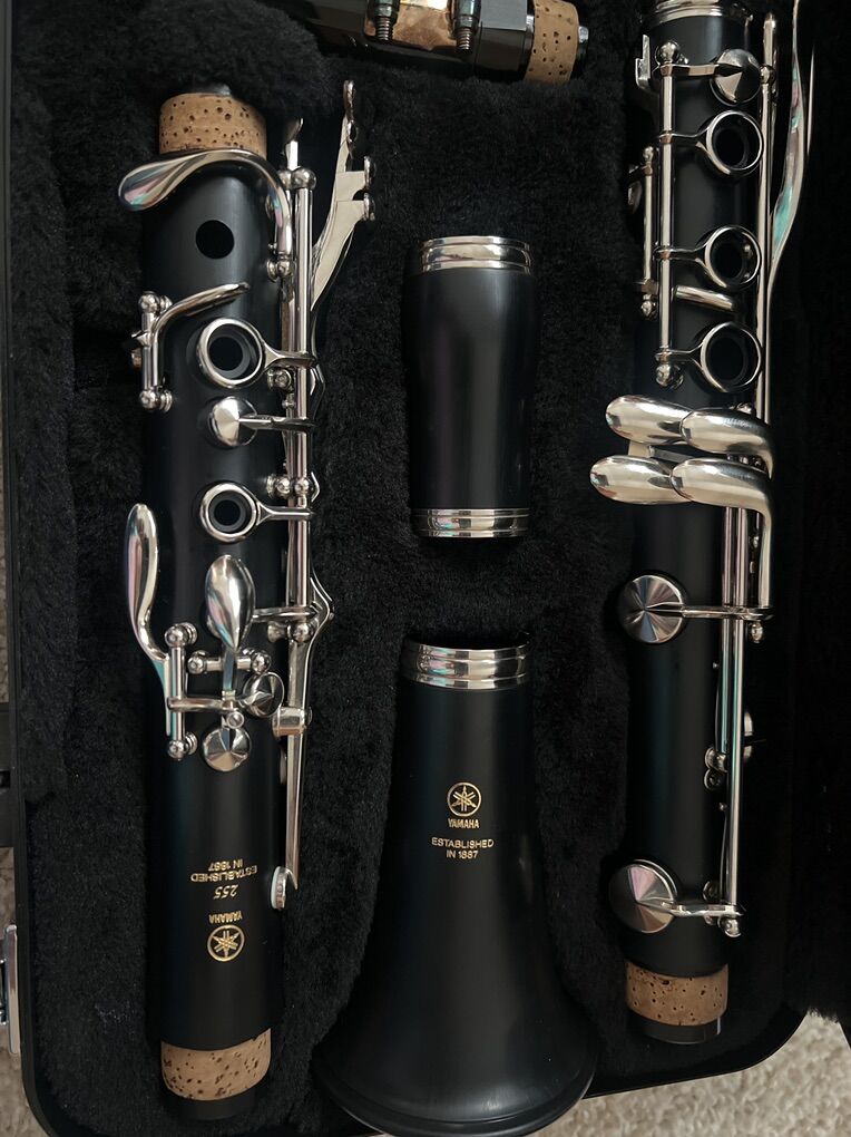 YAMAHA 255 CLARINET W/CASE - AS NEW!!!
