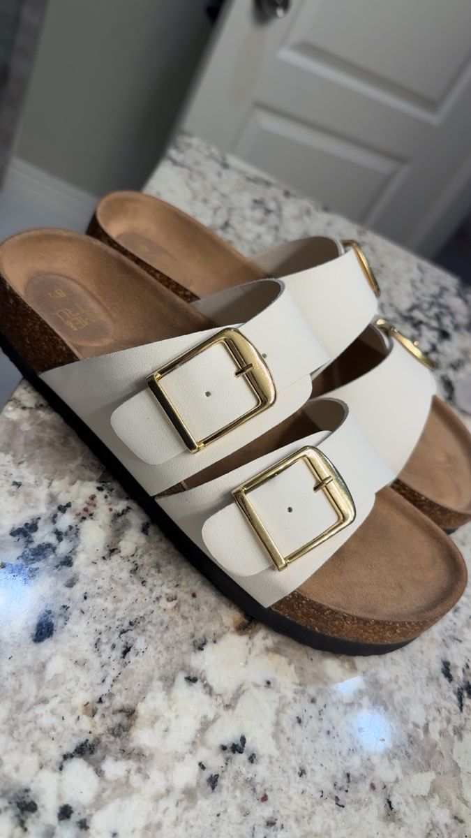 Women’s sandals 8.5