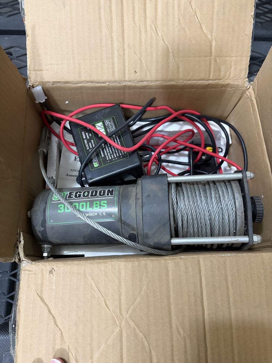 3000 Pound Wireless Winch
