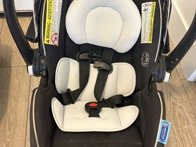 Graco SnugRide Lite LX Infant Car Seat - Black and White
