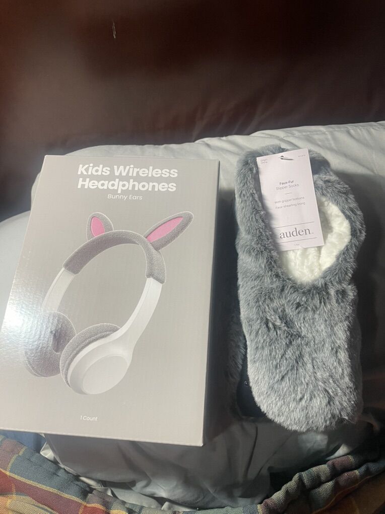 Kids Headphones w/ Bunny Ears, Faux-Fur Slippers
