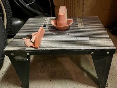 Older Craftsman Router Table & Miter Gauge