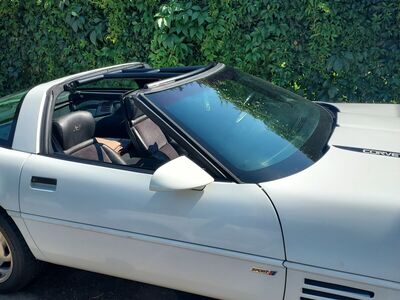 1993 CHEVROLET CORVETTE Base
