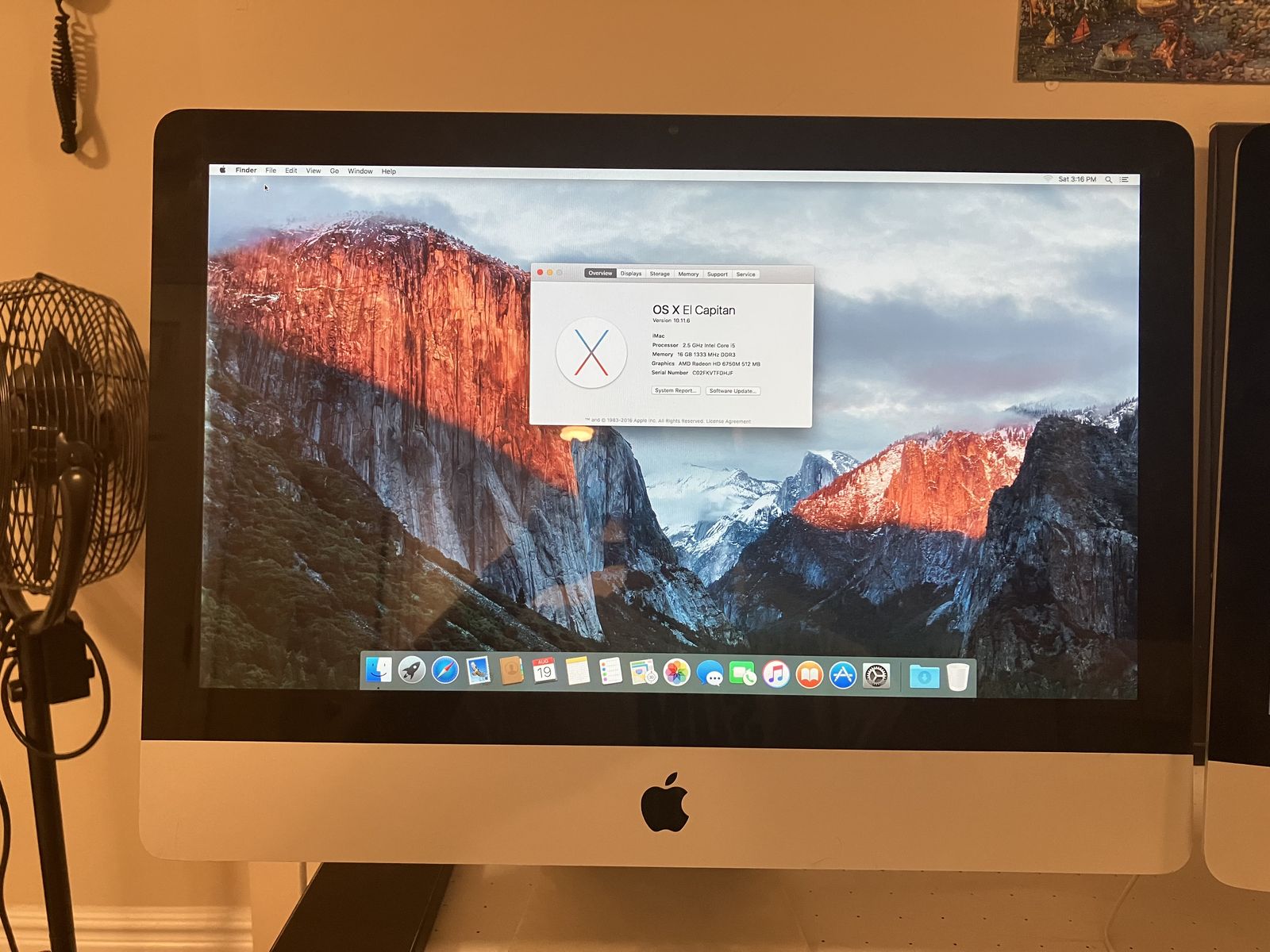 iMac Desktop with Mouse and Keyboard (2011) (21.5 in Screen) (16 GB Memory) (Processor 2.5 GHz)