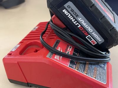 Milwaukee M18 REDLITHIUM HIGH OUTPUT XC8.0 Battery & Charger Set