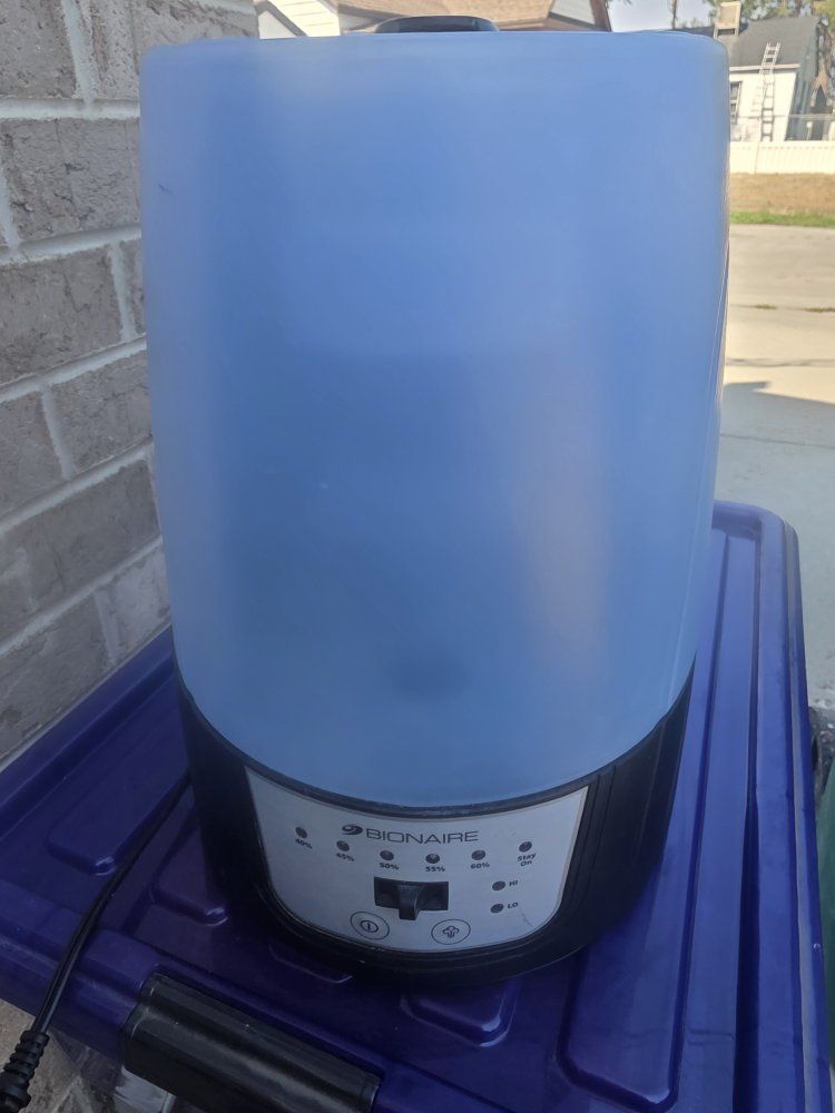 Bionaire Cool Mist Ultrasonic Humidifier - Black/Blue Base