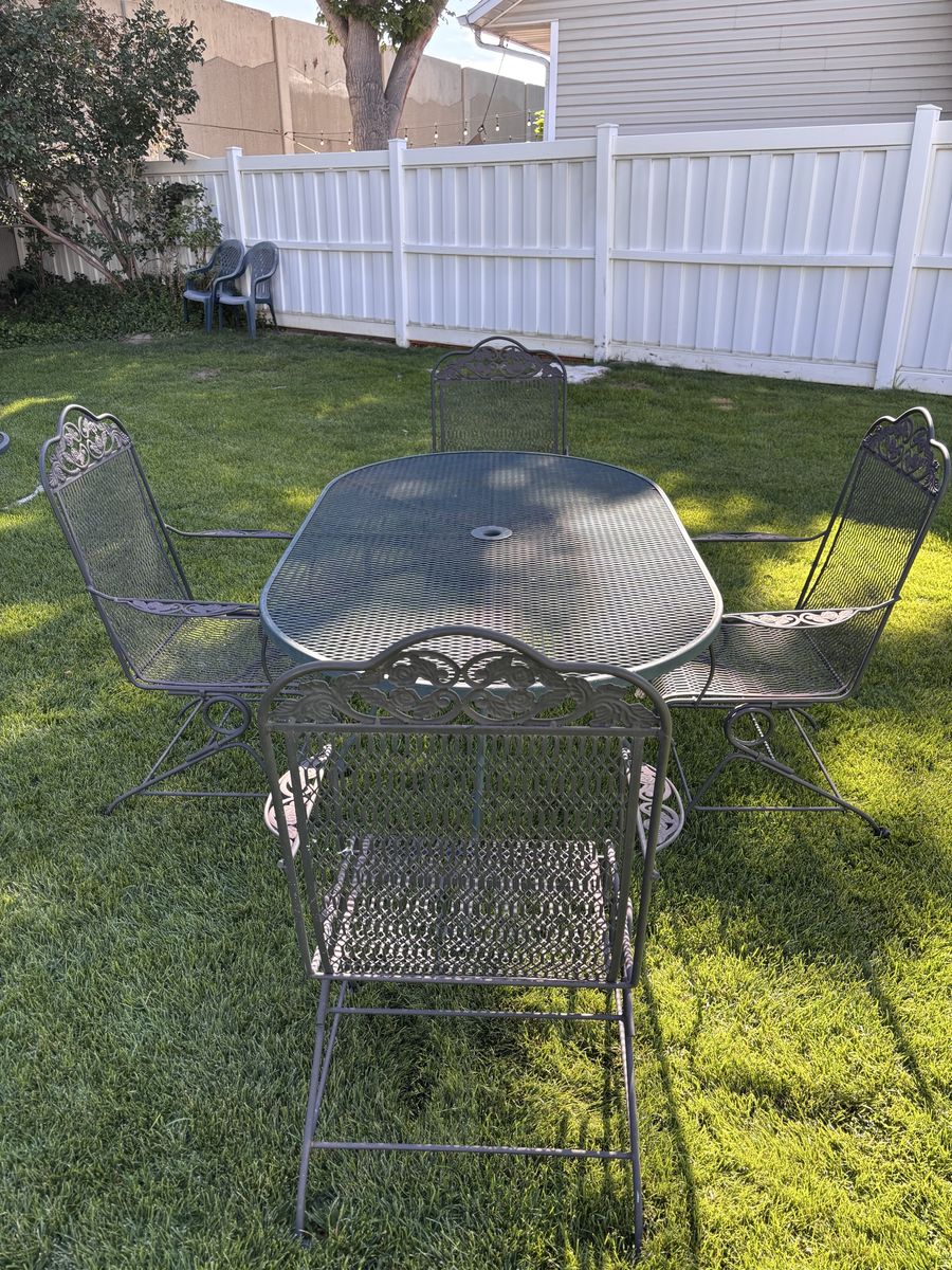 Woodard Vintage Mid Century Patio Set 