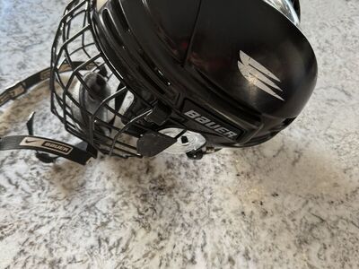 Bauer Hockey mens helmet