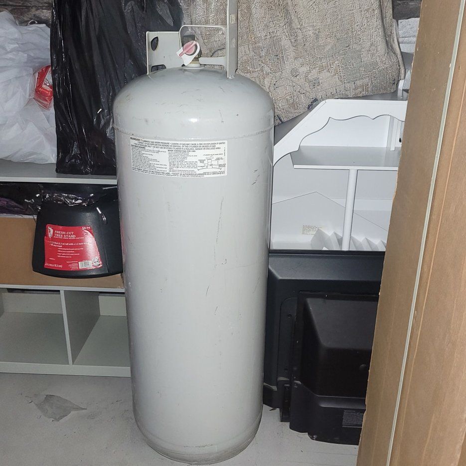 100 lb propane