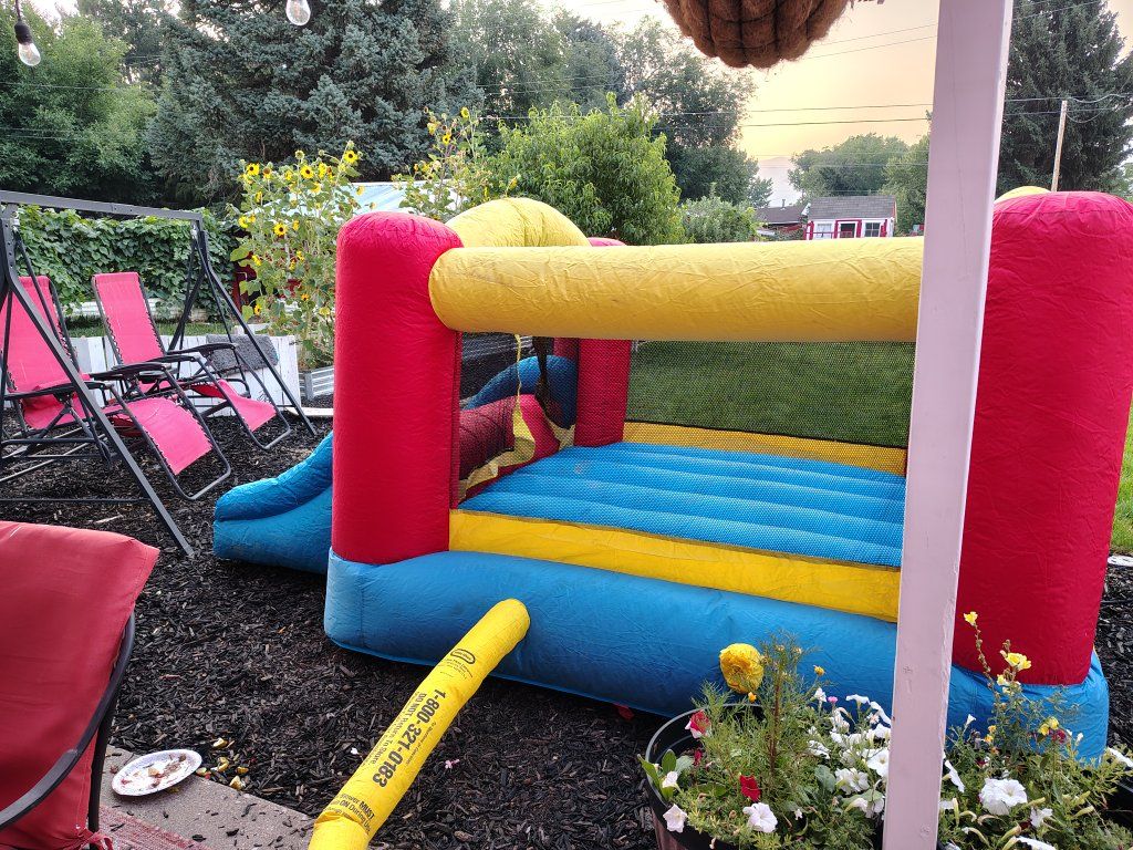 Little Tikes Inflatable Bounce House with Slide
