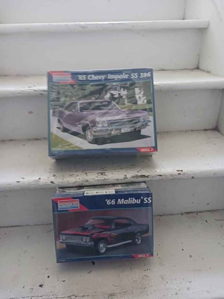 Monogram 65 Chevy Impala SS 396 and 66 Malibu SS Model Kits Set