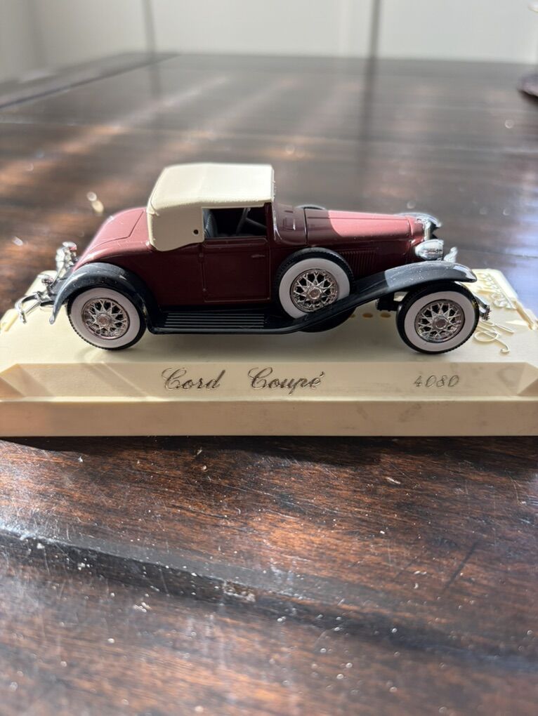 Solido Age d’Or Cord Coupe Diecast Model