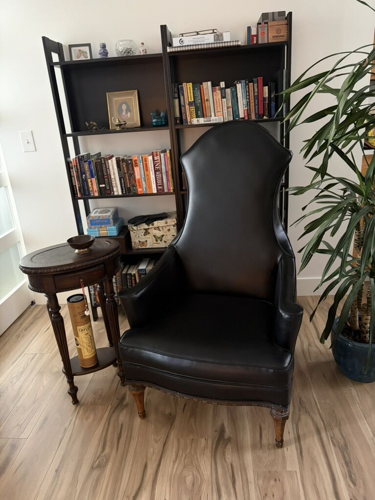 Wing Backed Cigar Smoking Chair