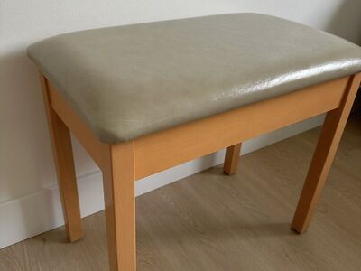 * Comfy Piano / Keyboard Bench *