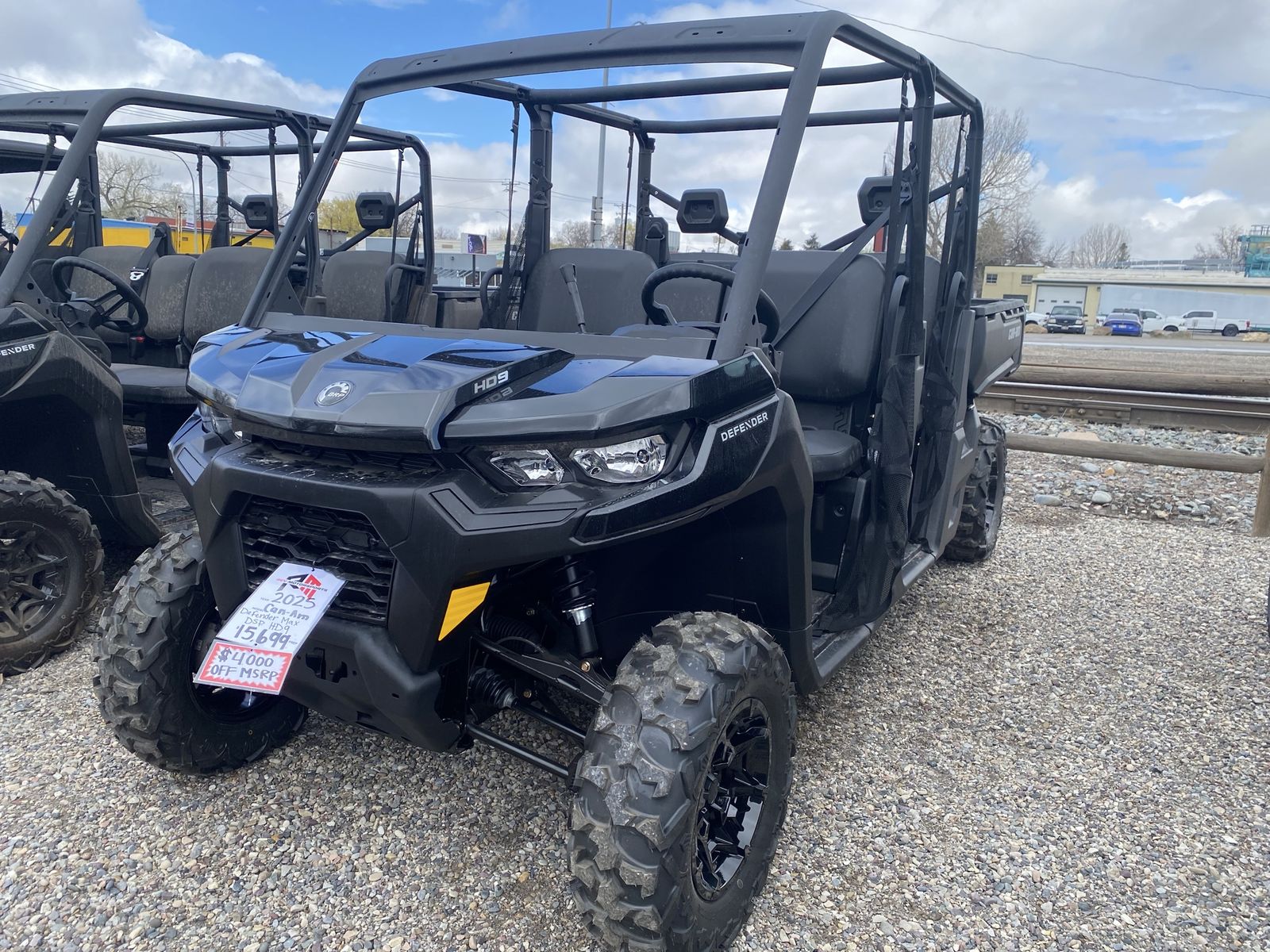 2025 Can-Am Defender DPS Max HD9