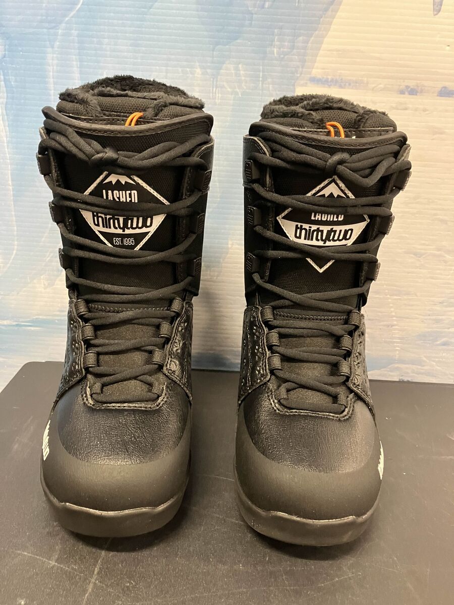 Lightly Used 2026 Thirtytwo Lashed Lace Black Women's Snowboard Boot - 7.0W US
