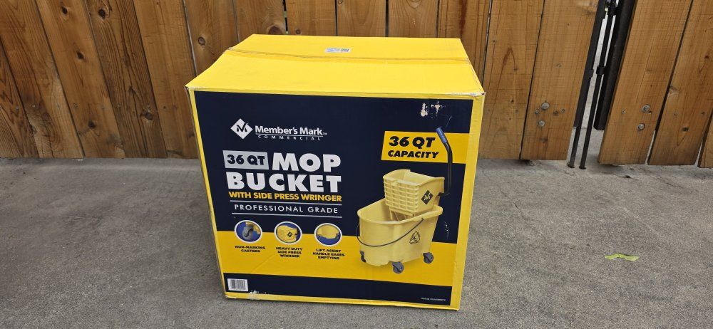 NEW Member’s Mark Commercial Mop Bucket w/ Wringer – 36 Qt