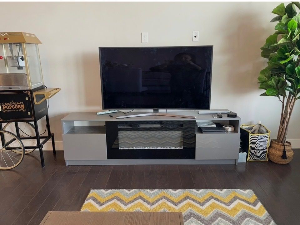 Main image 3