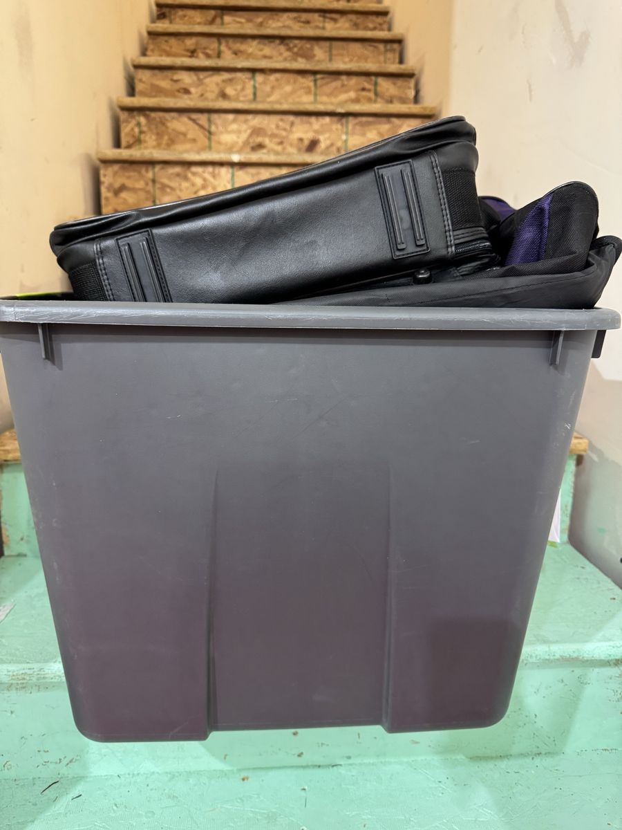 Gym/laptop/backpacks lot