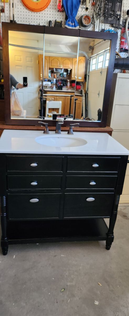 OVE Undermount Single Sink Bathroom Vanity W/ Mirror