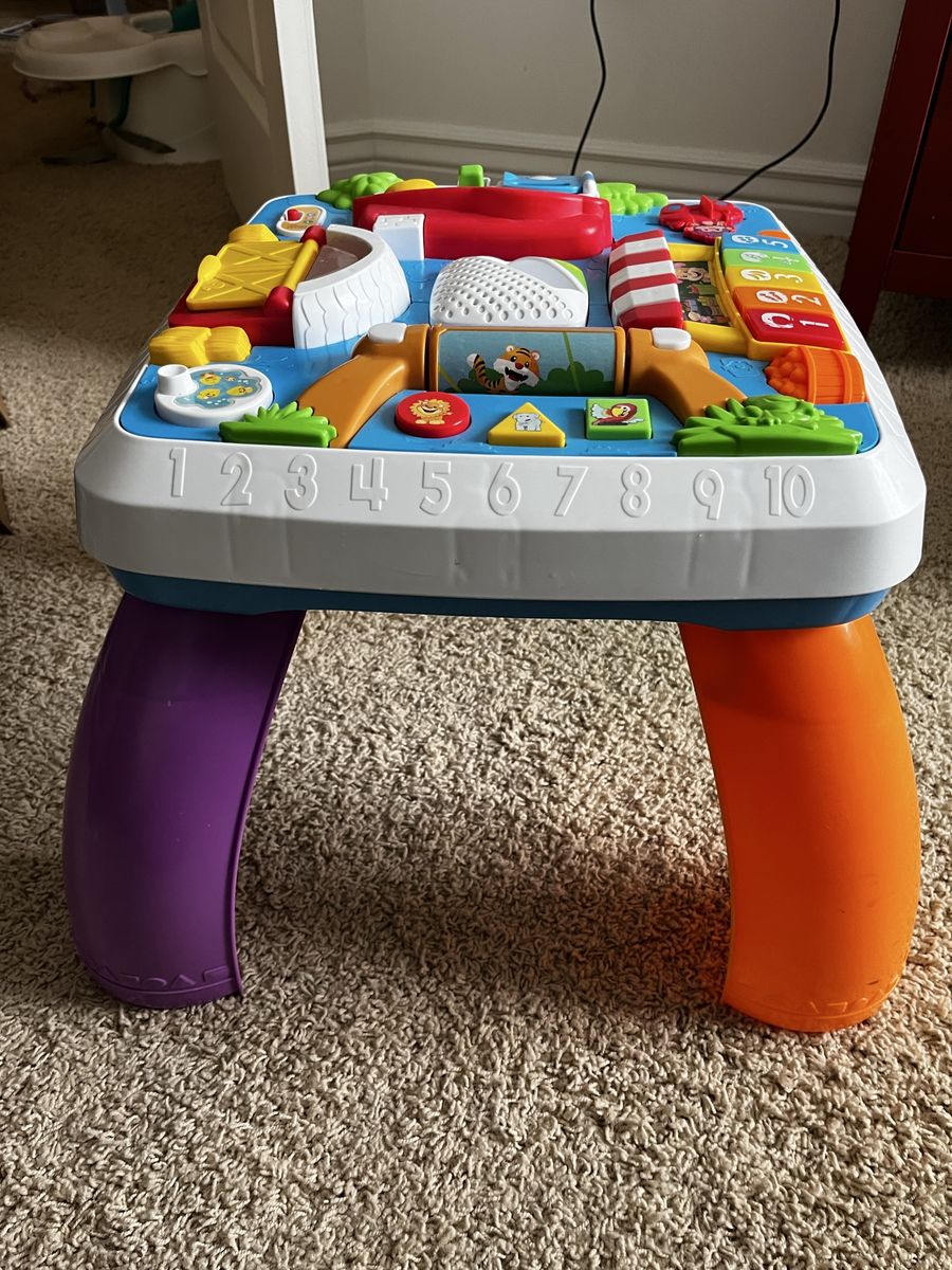 Baby standing table
