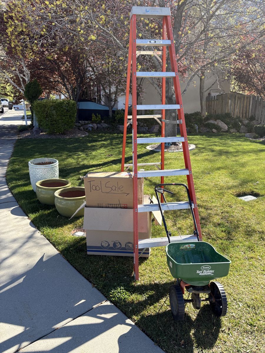 Easter FLASH Todyay 4/4 12-5pm Garage/tool, Home