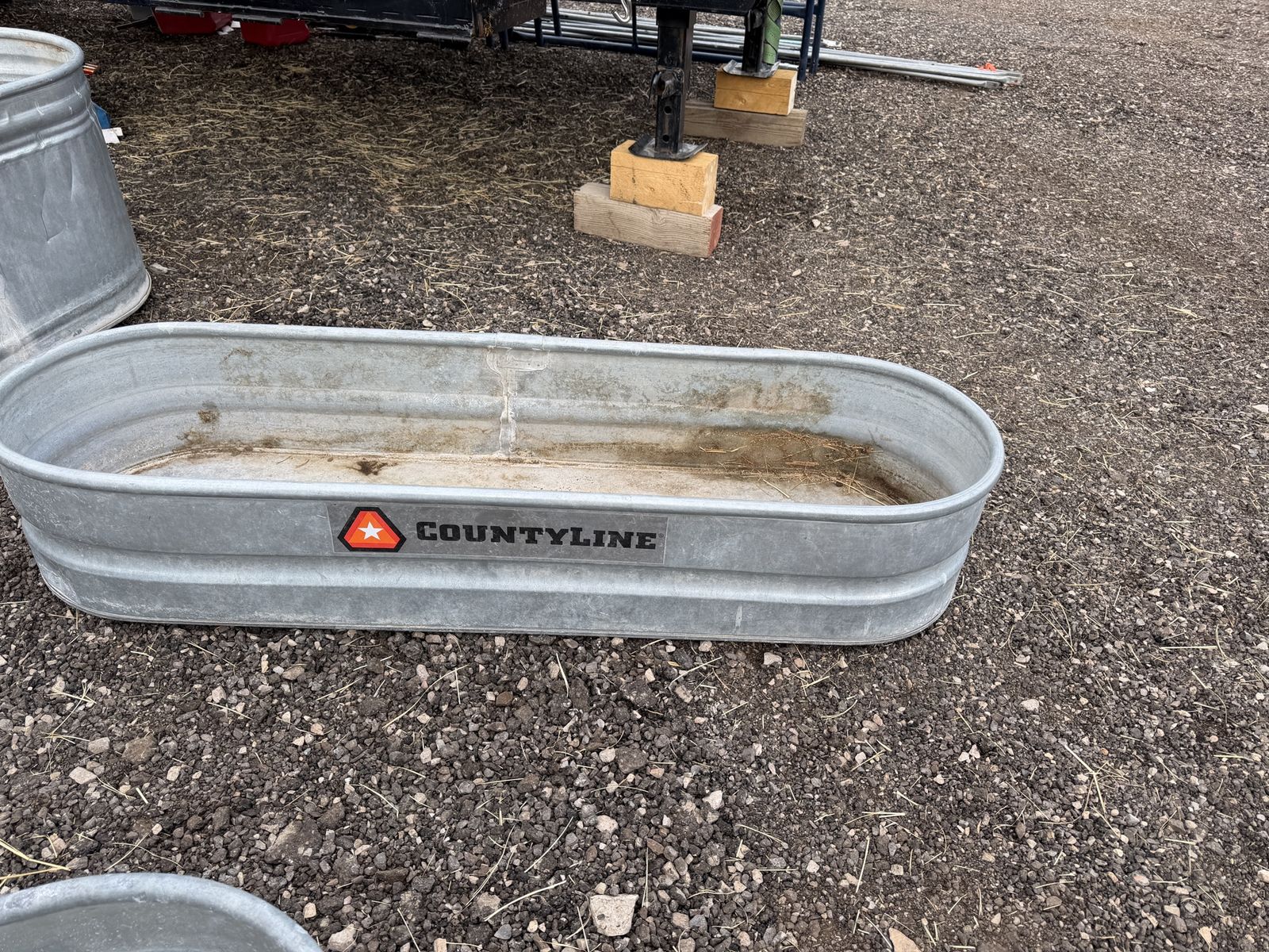Tarter Galvanized Oval Stock Water Tank 2 ft x 1 ft x 6 ft 70 Gallons