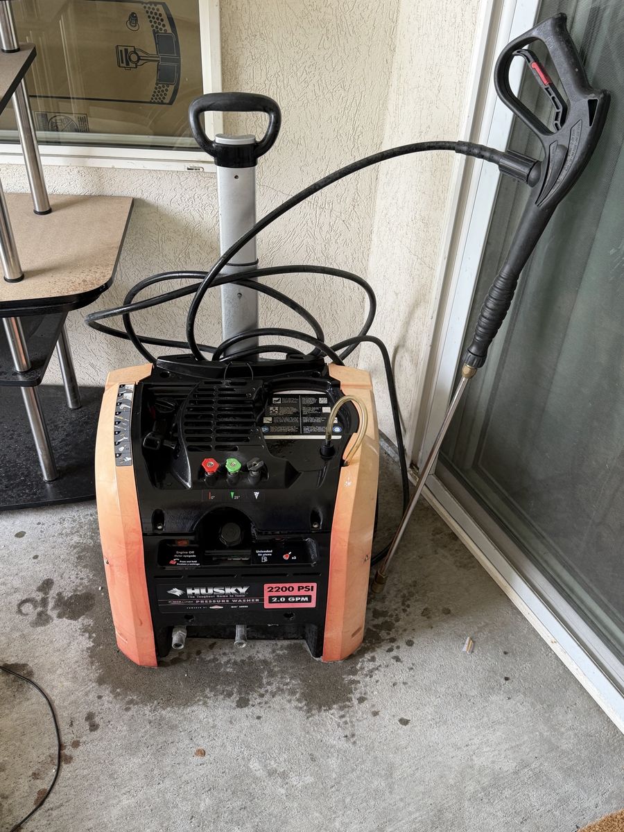 Husky 2200 PSI 2.0 GPM Gas Pressure Washer with Hose & Spray Wand