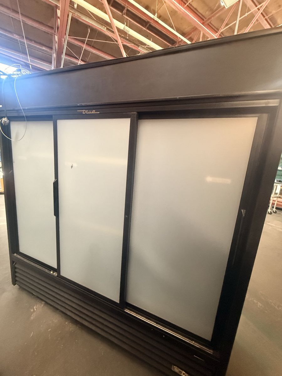 True triple sliding door commercial refrigerator