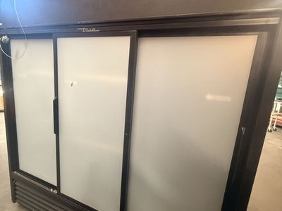 True triple sliding door commercial refrigerator