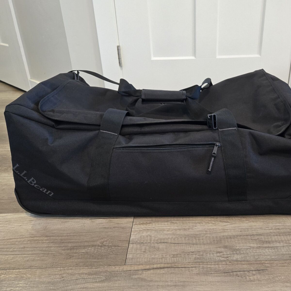 Huge XXL 135L LL Bean Rolling Duffle Suitcase