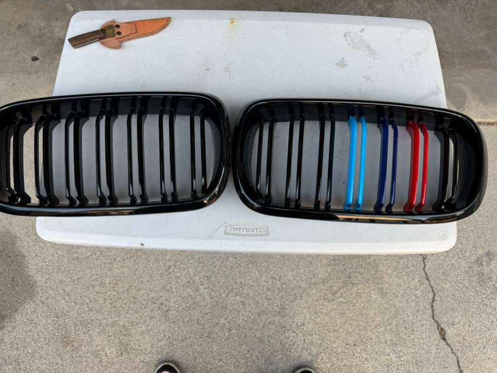 BMW X6 Gloss Black Kidney Grilles (M-Stripes)