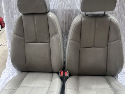 Front seats for 2008 GMC Youkon Chevy Suburban