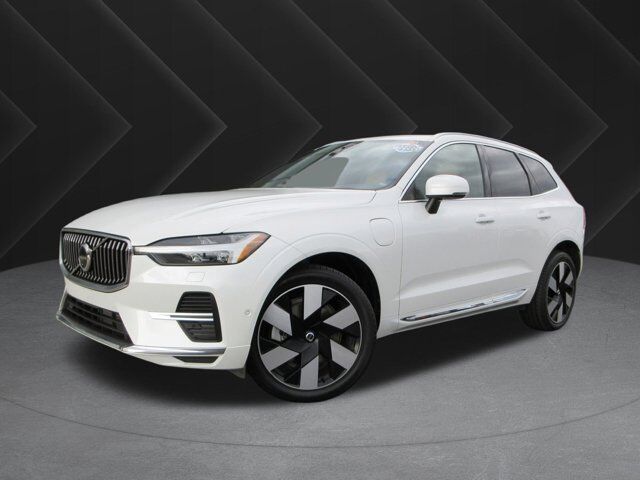 2023 Volvo XC60 Recharge T8 Ultimate Bright Theme