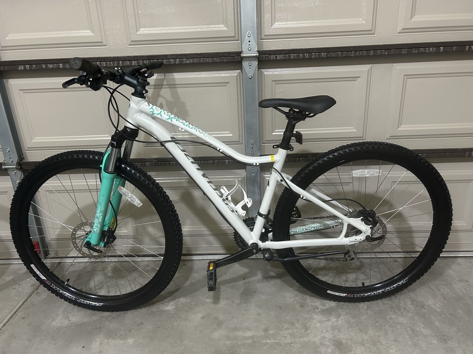 Specialized Jynx Sport - Medium - Women’s
