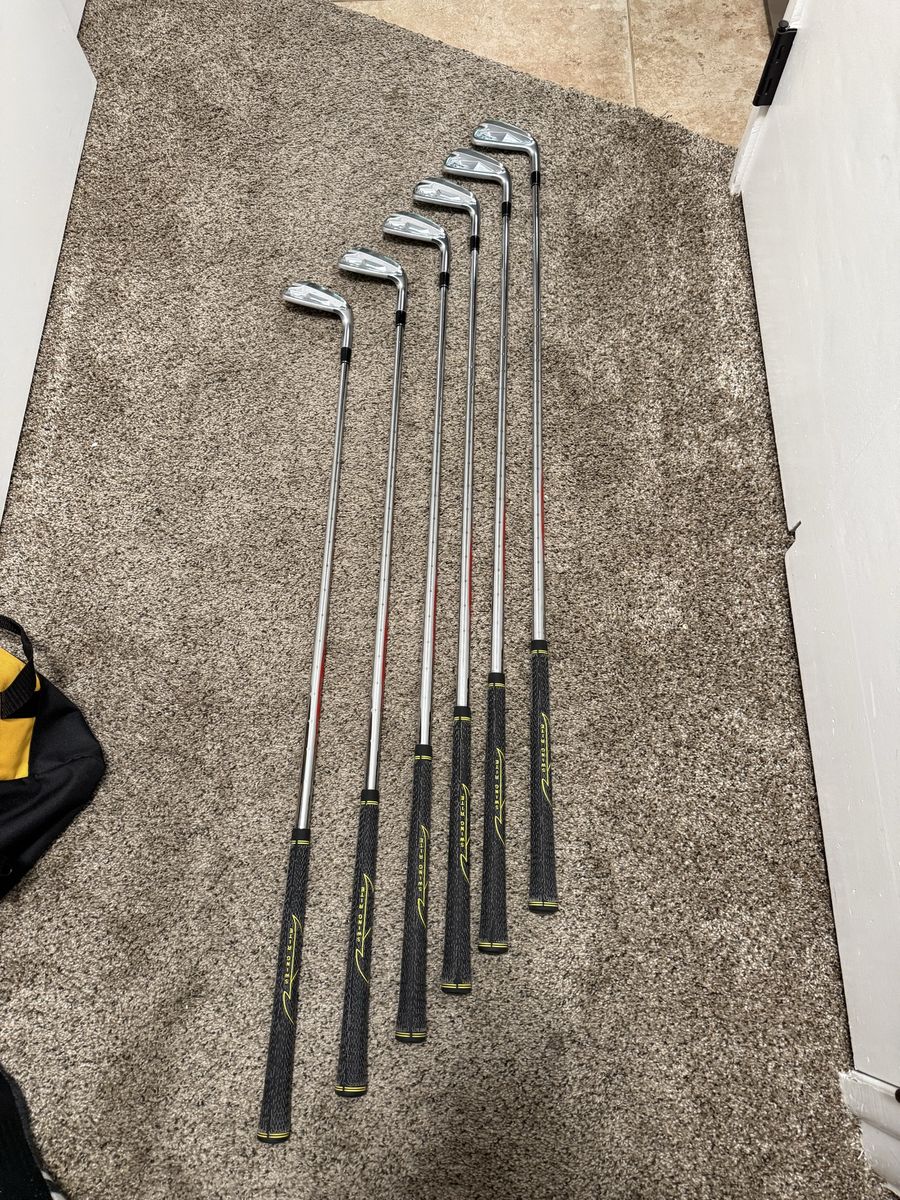 Srixon ZX5/ZX4 MKII Combo Iron Set (P-5, Right-Hand, Stiff Flex) with Modus Tour 105 Shafts, New Grips