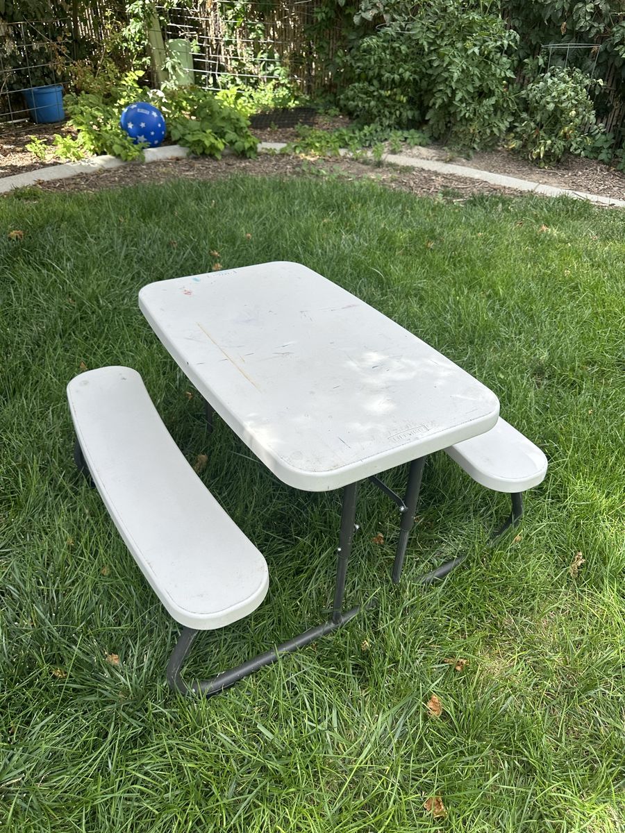 Kids lifetime picnic table