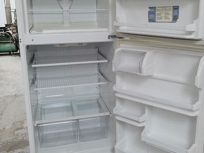 Whirlpool 18 cf Top Freezer Refrigerator~90 Day Guarantee