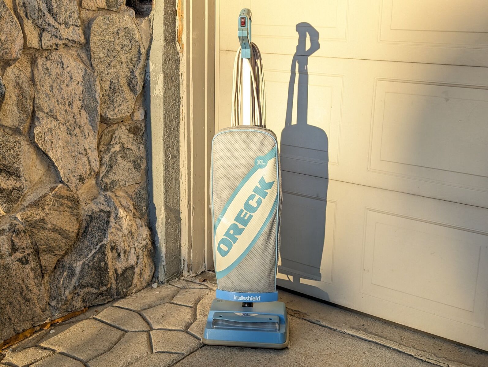 Oreck XL Upright Vacuum Cleaner Type 7 U3760HHA Intellashield Very Good Condi...