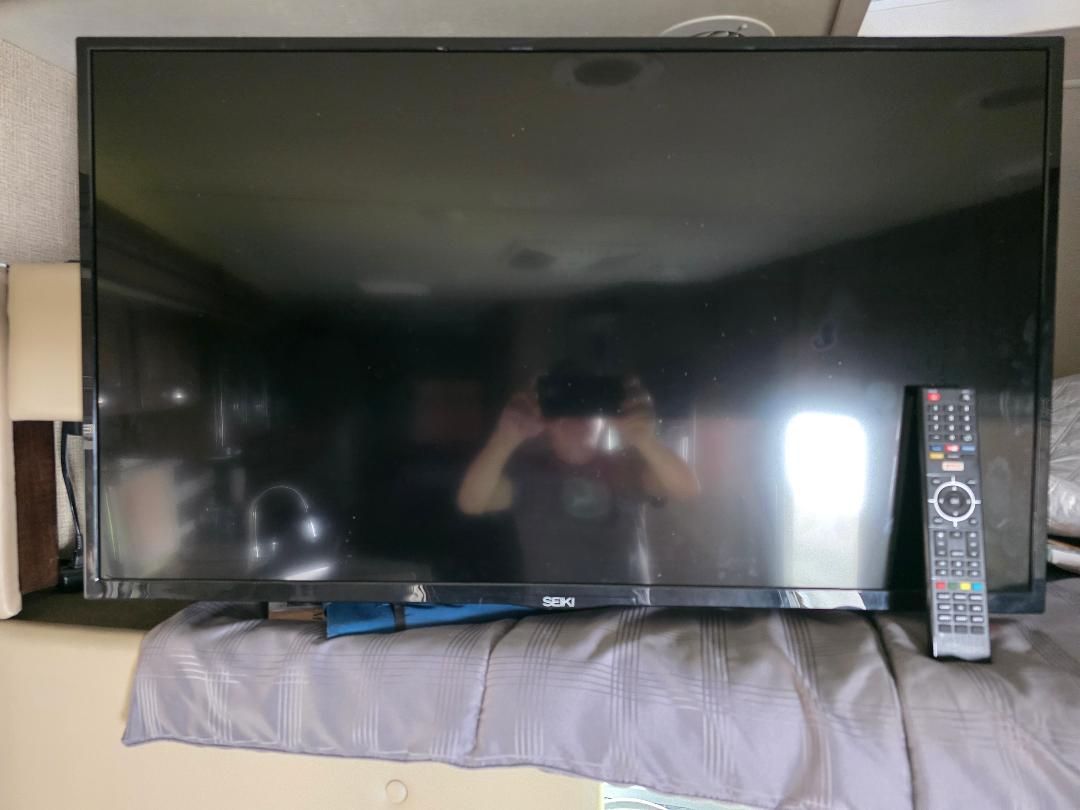 42 INCH SEIKI TV