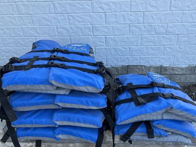 6 Life Jackets
