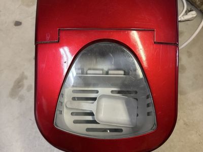Igloo portable countertop ice maker