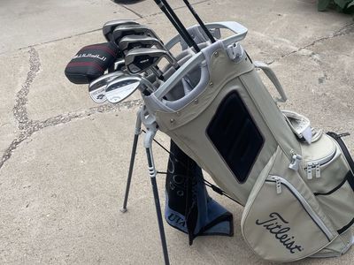 Titleist Golf Bag with Callaway, Rogue, and Infiniti Clubs - Complete Set, Used