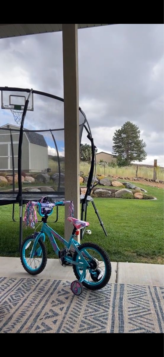 Girls bike