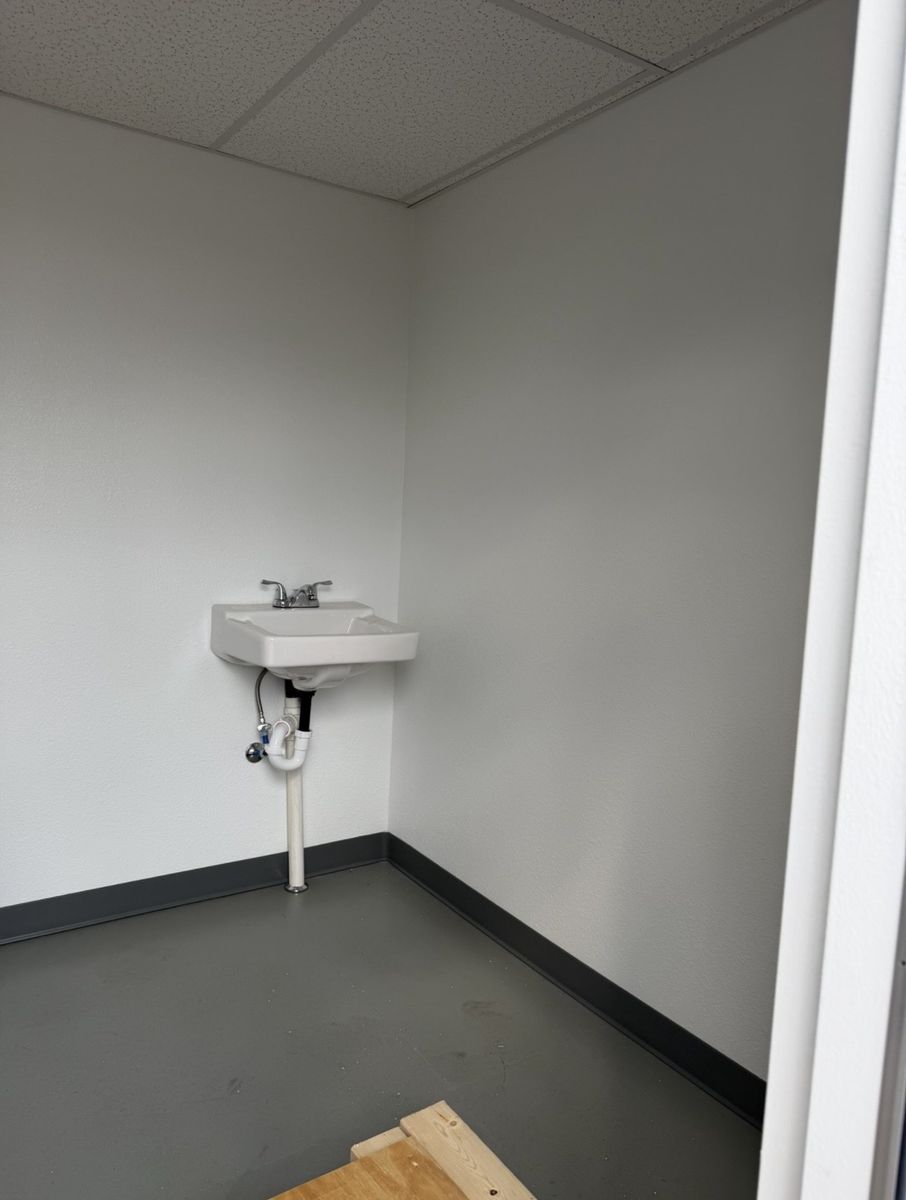 Main image 3