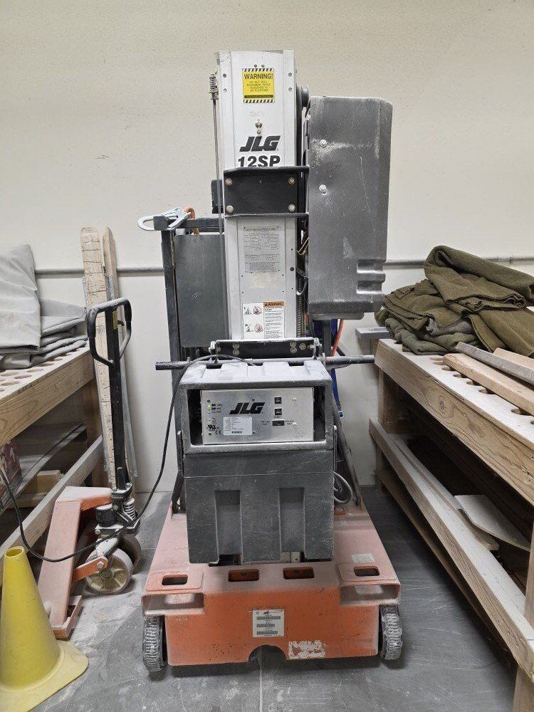 jlg manlift