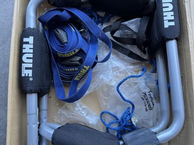 Thule Kayak Rack Roof Mount Carrier with Straps