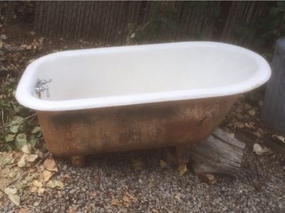 Free standing tub